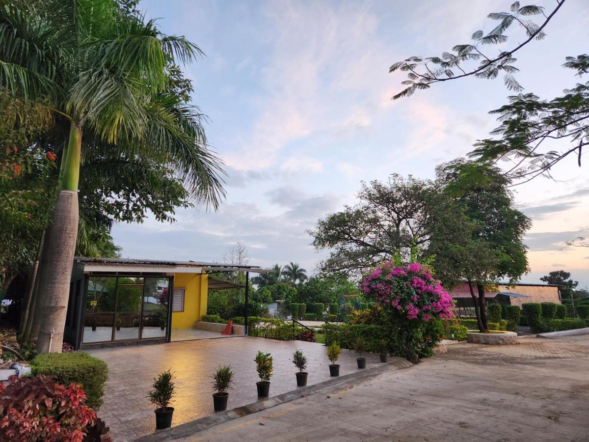 Hillrock Resort & Villas, Neral-คาร์จัต ภายนอก รูปภาพ