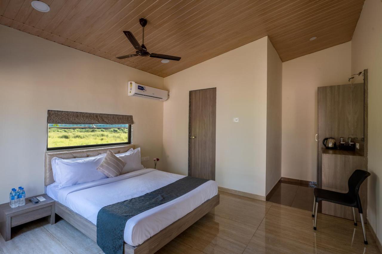 Hillrock Resort & Villas, Neral-คาร์จัต ภายนอก รูปภาพ